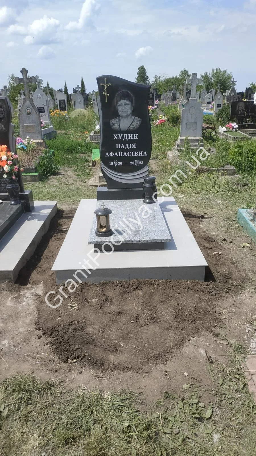 Подвійний пам'ятник з граніту - Кам'янець-Подільський | GranitPodillya